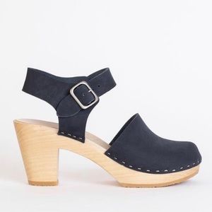 Bryr Emma high heel closed toe clogs in Ink size 7